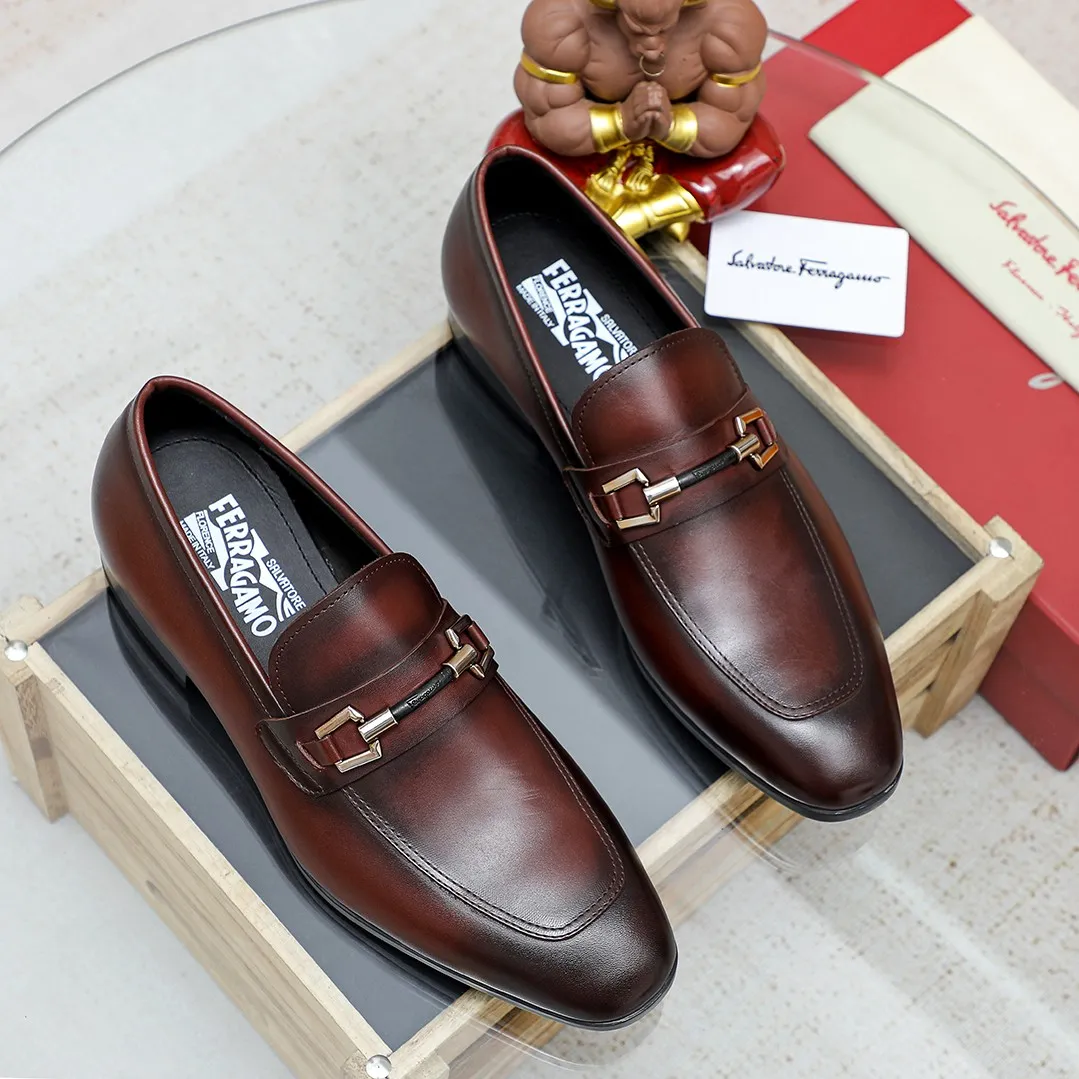 Men's shoes 💰460 🔥Ferragamo's new men's casual slip-on shoes🇨🇳Official website original 1:1 mold, original quality💯Fine workmanship, high-end luxury☘The upper is made of imported Italian first-layer cowhide🌴Luxurious water dyeing🐂Leather lining🍓Rubber wear-resistant and non-slip outsole, breathable and comfortable to wear🍍The first choice for high-grade men, 5 colors available! Code number 38-44 (45.46. Customized)